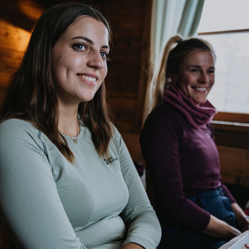 Moteriški termoaktyvūs marškinėliai ilgomis rankovėmis Jack Wolfskin Infinite Warm amaranth 7