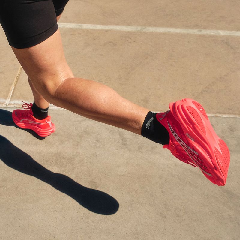 Moteriški bėgimo batai PUMA Deviate Nitro 4 ultra red/puma silver 10