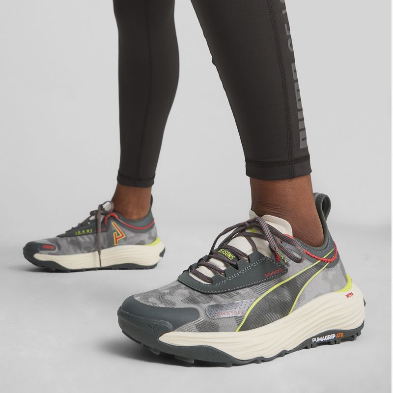 Moteriški bėgimo bateliai PUMA Voyage Nitro 3 gray 9