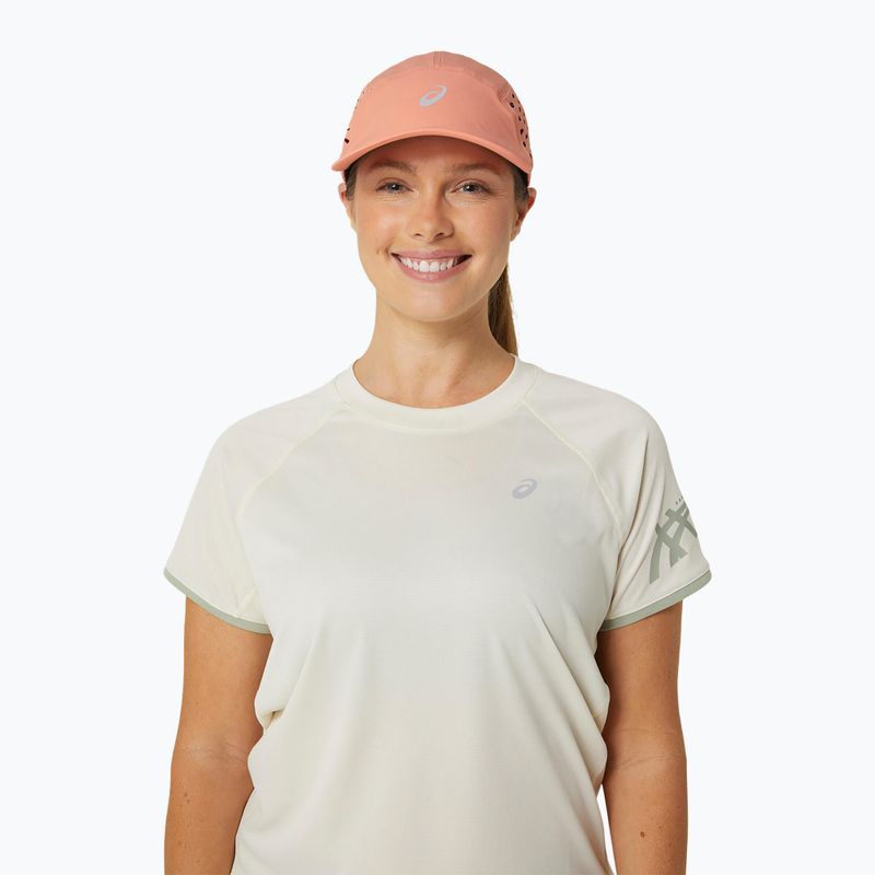 Kepuraitė su snapeliu ASICS Ultra Lightweight Running bright sunstone 5