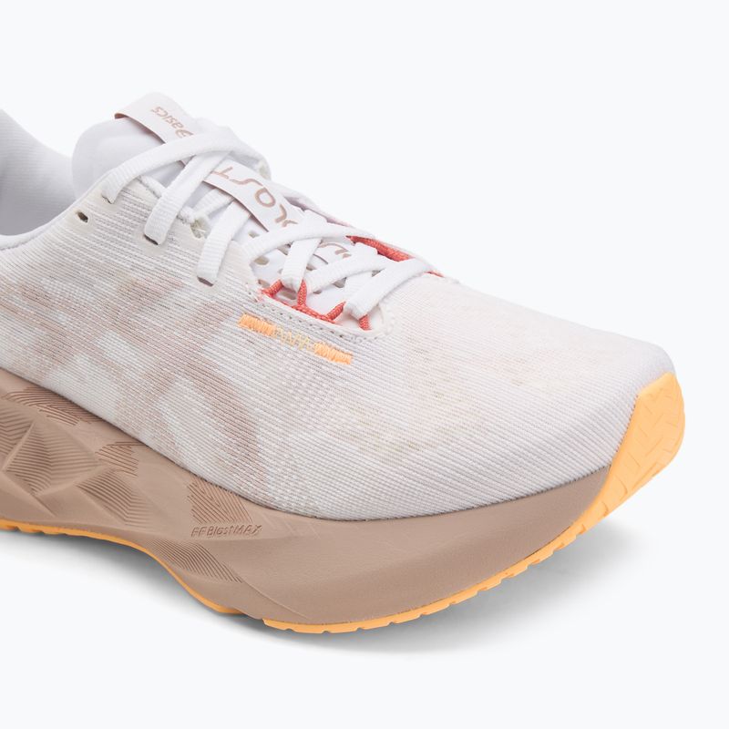 Moteriški bėgimo batai ASICS Novablast 5 white/fawn 7