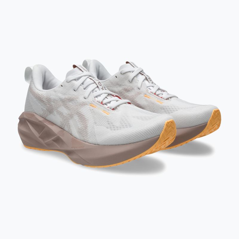 Moteriški bėgimo batai ASICS Novablast 5 white/fawn 3