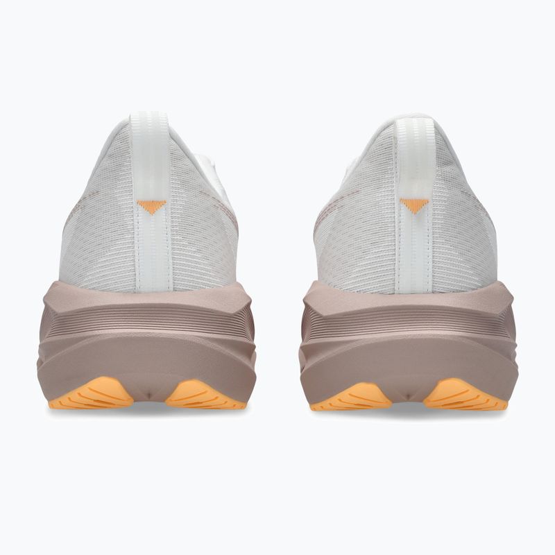 Moteriški bėgimo batai ASICS Novablast 5 white/fawn 5