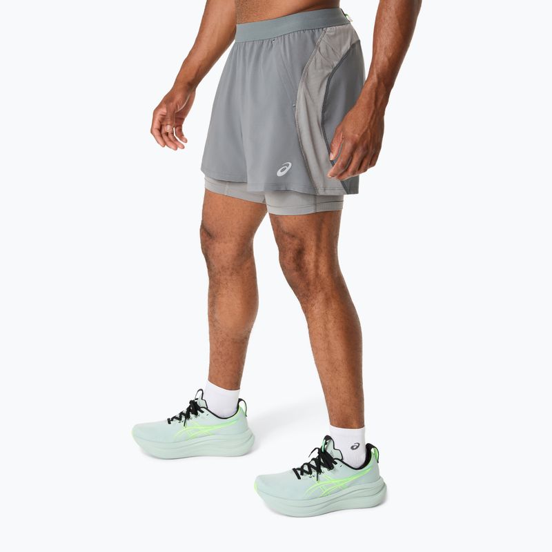 Vyriški bėgimo šortai ASICS Road 2N1 5IN clay grey/steel grey/illuminate green 4