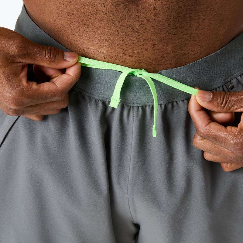 Vyriški bėgimo šortai ASICS Road 2N1 5IN clay grey/steel grey/illuminate green 10