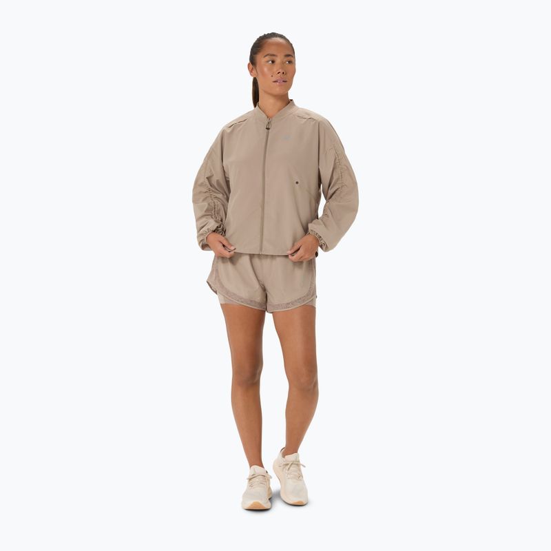 Moteriška bėgimo striukė ASICS Nagino Run Adjustable Jacket greige 2