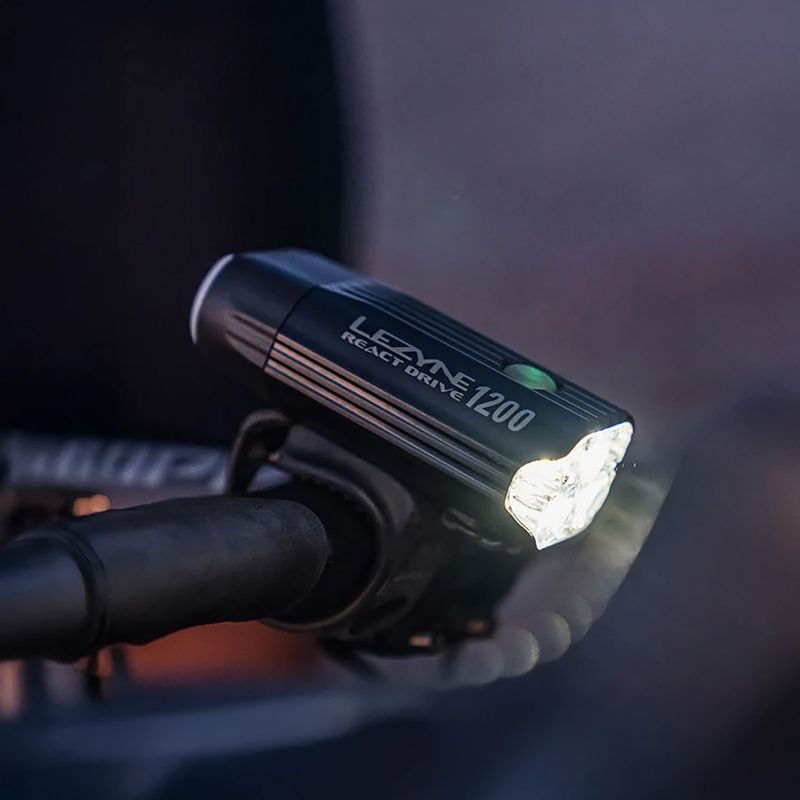 Priekinis dviračio žibintas Lezyne React Drive Front matte black 11