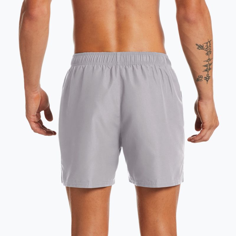 Vyriški maudymosi šortai Nike Essential 5" Volley pilkos spalvos NESSA56-079 2