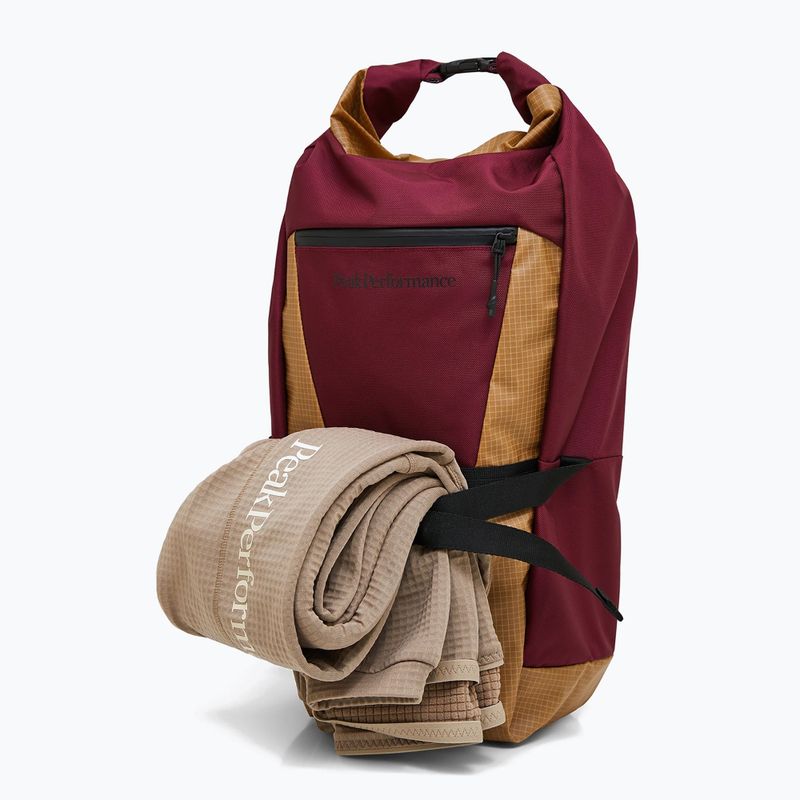 Kuprinė Peak Performance Roll Top 21,5 l sierra sand 8