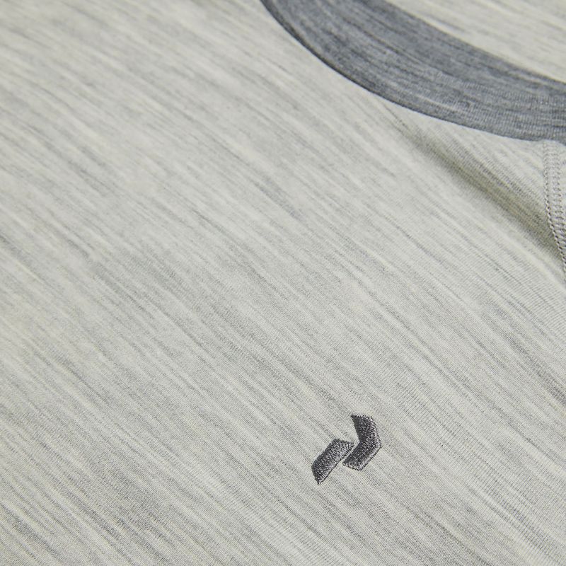 Moteriški termoaktyvūs marškinėliai ilgomis rankovėmis Peak Performance Magic Crew Wool-Blend Baselayer medium grey melange 7