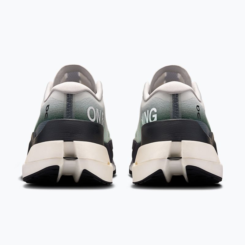 Vyriški bėgimo batai On Cloudboom Max white/black 4