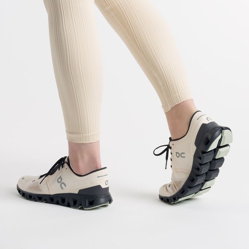Moteriški bėgimo bateliai On Cloud X 3 beige 6098694 3