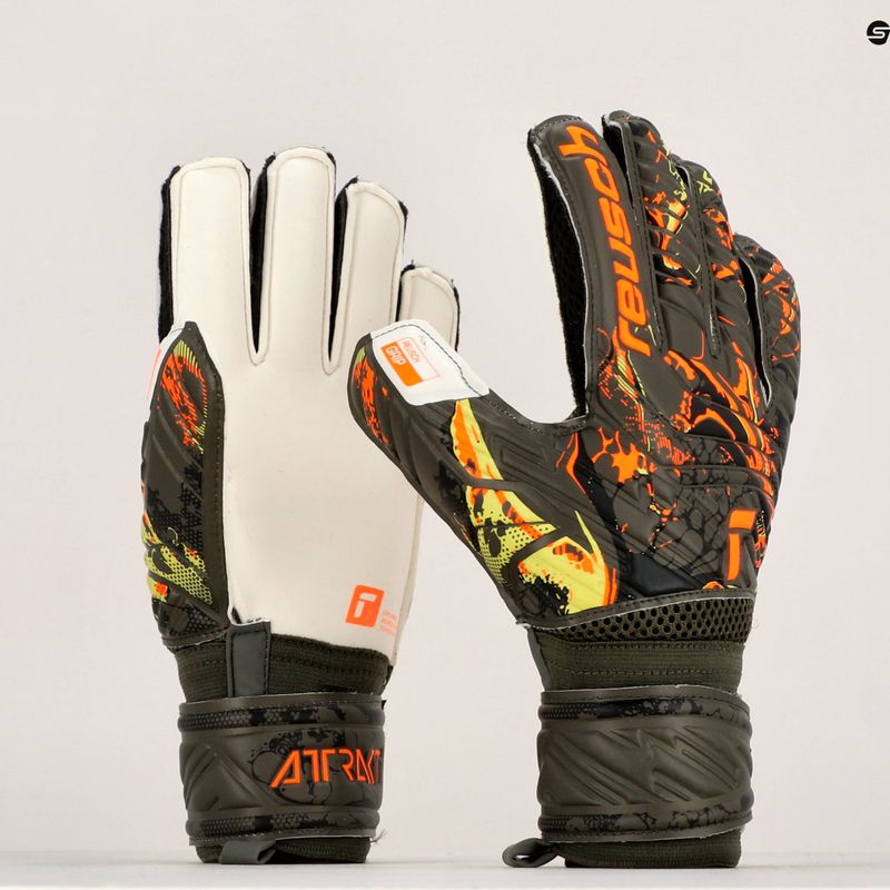 Reusch Attrakt Grip vartininko pirštinės žalios 5370018-5556 8