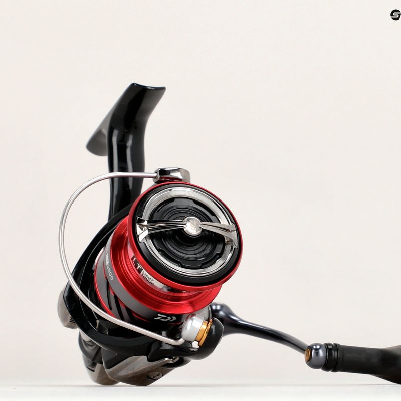 Daiwa Ninja spiningo ritė juoda/raudona 10219-100 5