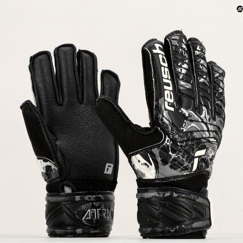Reusch Attrakt Resist Junior vaikiškos vartininko pirštinės juodos 5372615-7700 9