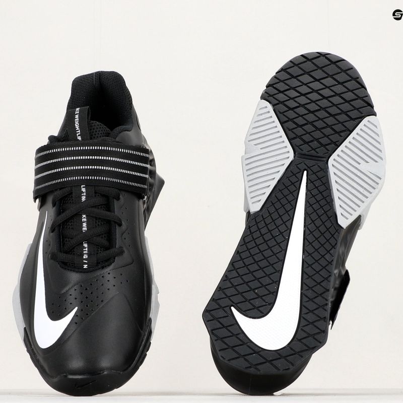 Nike Savaleos sunkiosios atletikos bateliai juodi CV5708-010 12