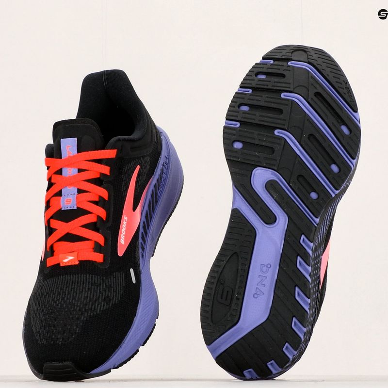 Moteriški bėgimo bateliai Brooks Launch GTS 9 black/coral/purple 11