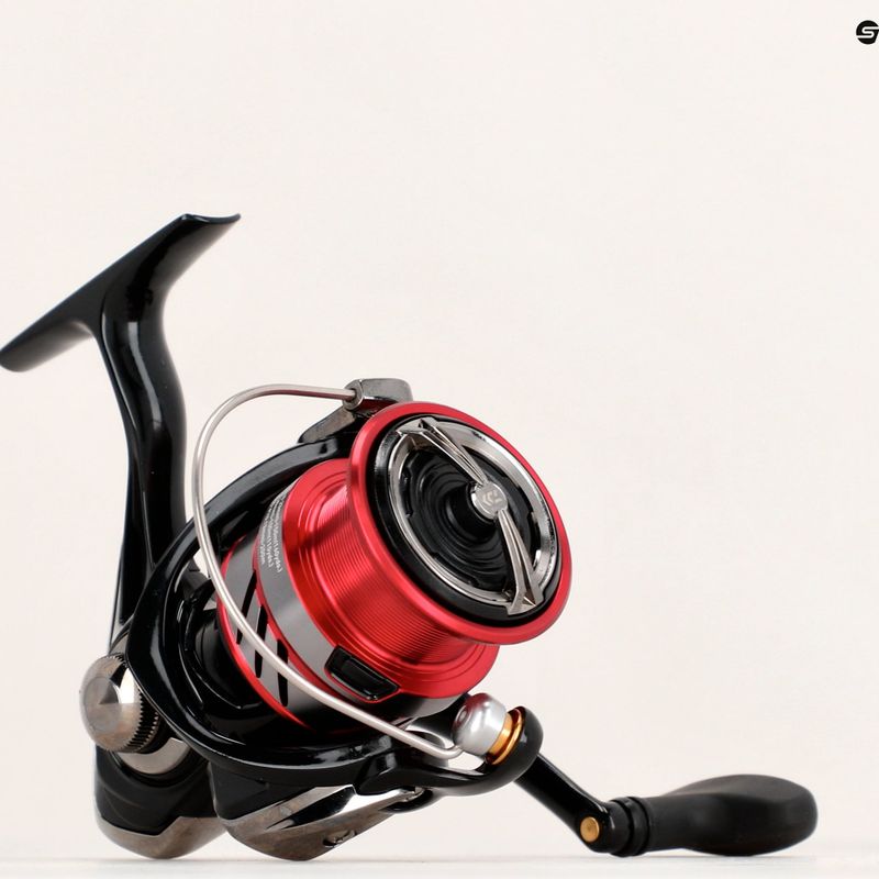Daiwa Ninja Match juoda 10217-300 plūdinės žvejybos ritė 5