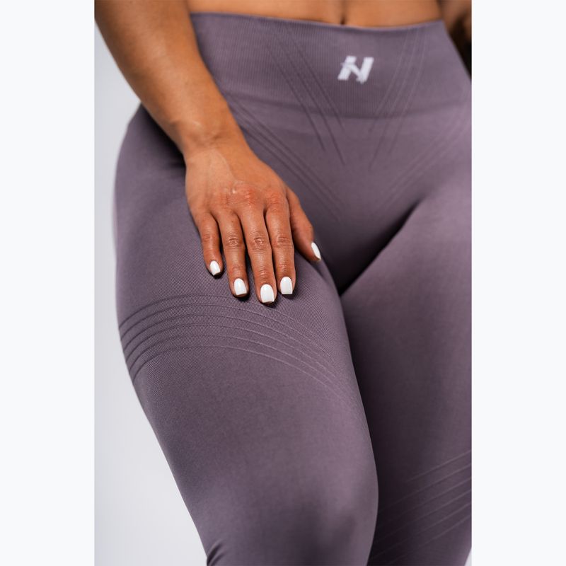Moteriškos treniruočių tamprės NEBBIA Flow Seamless Maximum Push-Up dark grey 4