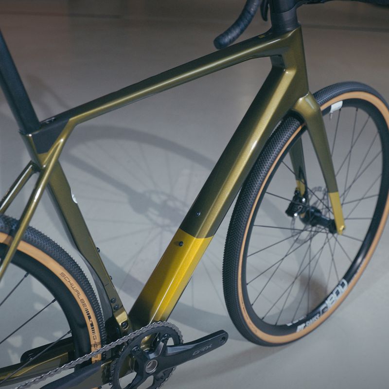 Superior X-ROAD Team Comp GR gloss olive/chrome žvyro dviratis 8