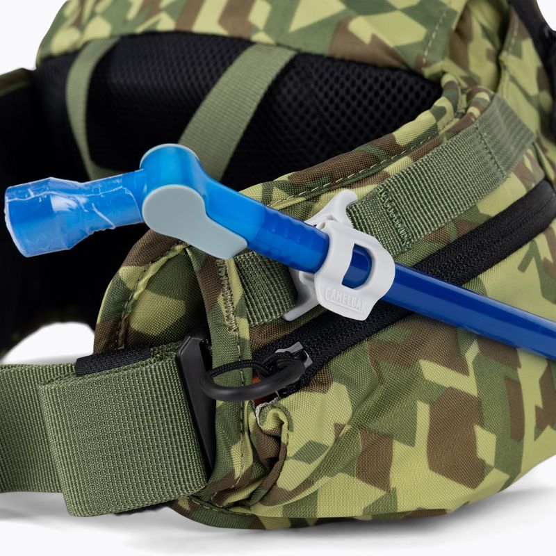 CamelBak Repack LR 4 litrų talpos dviratininkas su 1,5 litro talpos bakeliu kamufliažinės spalvos 4
