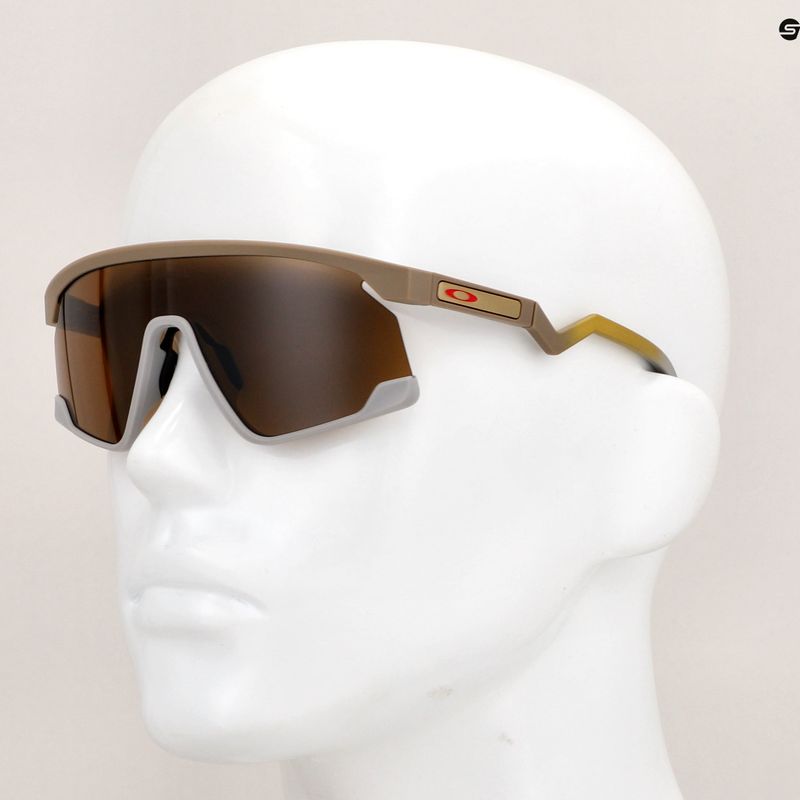 Akiniai nuo saulės Oakley Bxtr Patrick Mahomes II matte terrain tan/prizm tungsten 12
