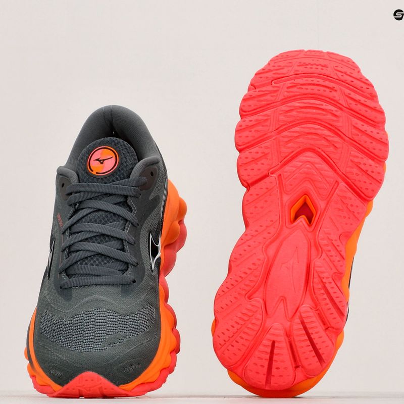 Moteriški bėgimo bateliai Mizuno Wave Sky 7 turbulence/white/carrot curl 11