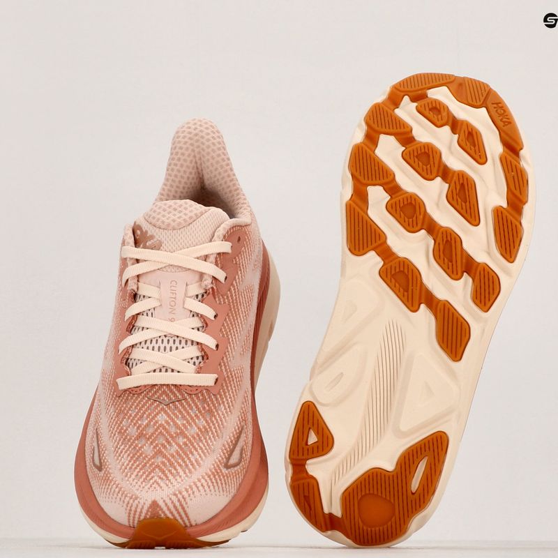 Moteriški bėgimo bateliai HOKA Clifton 9 sandstone/cream 9