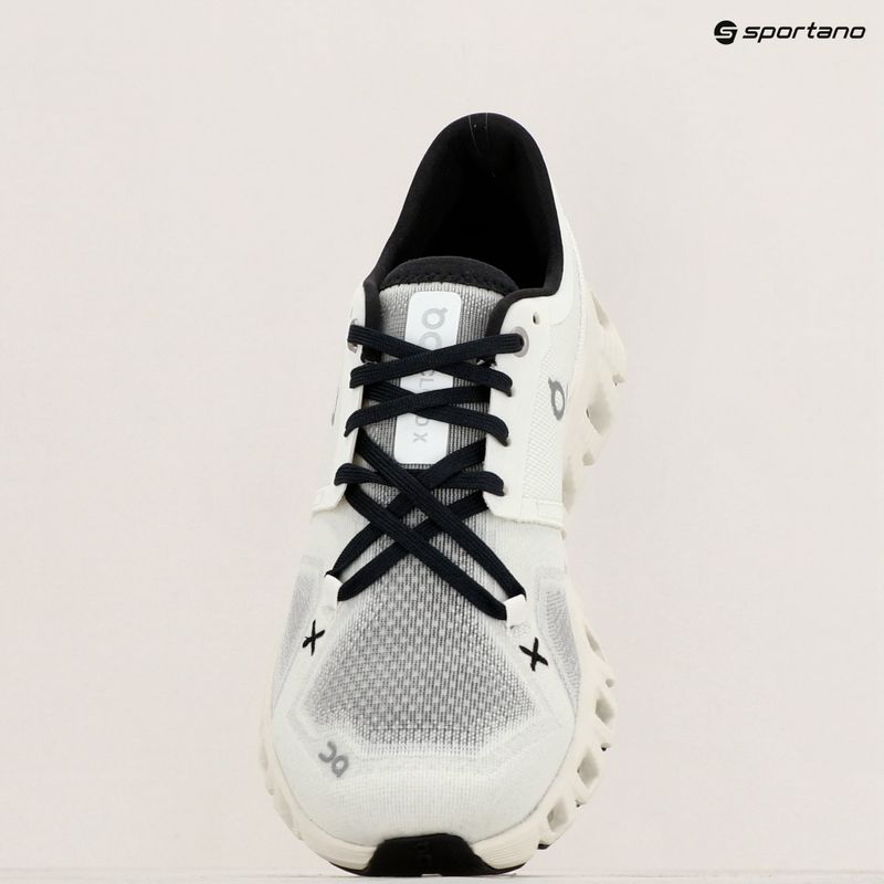 Moteriški bėgimo bateliai On Running Cloud X 3 white/black 9
