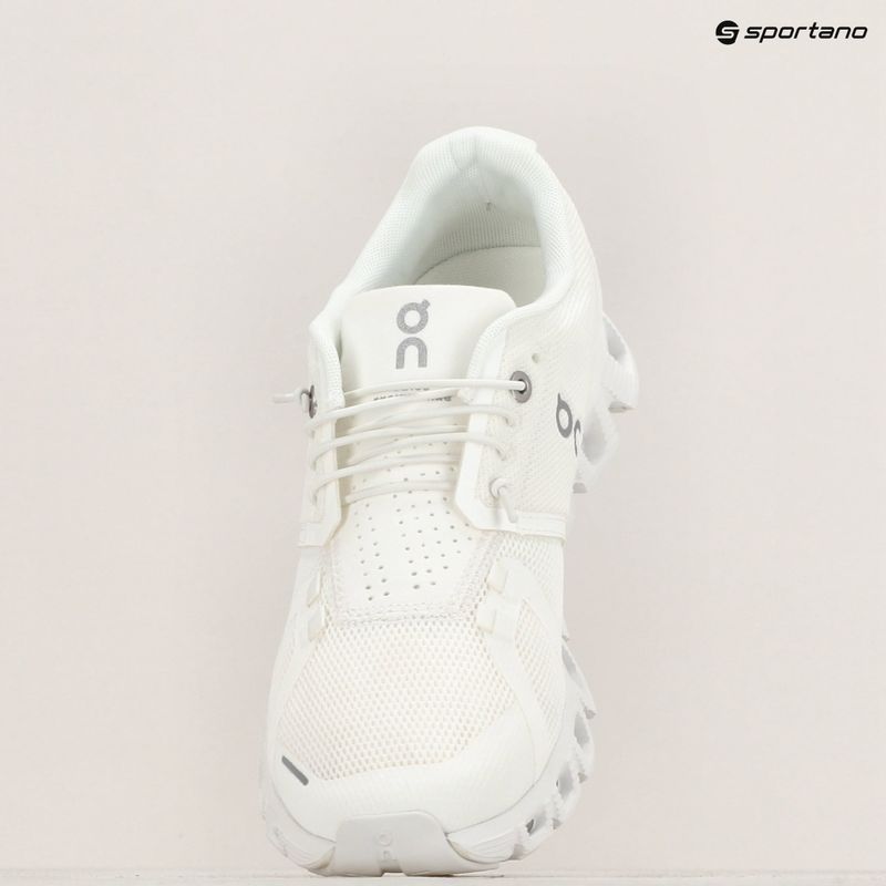 Moterų bėgimo bateliai On Cloud 5 undyed-white/white 9