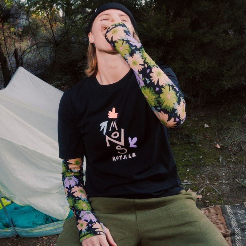 Moteriški marškinėliai Mons Royale Icon Relaxed Tee black 8