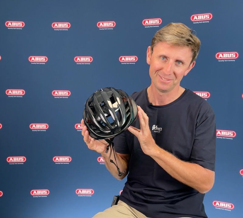 ABUS dviratininko šalmas AirBreaker blaze red 10