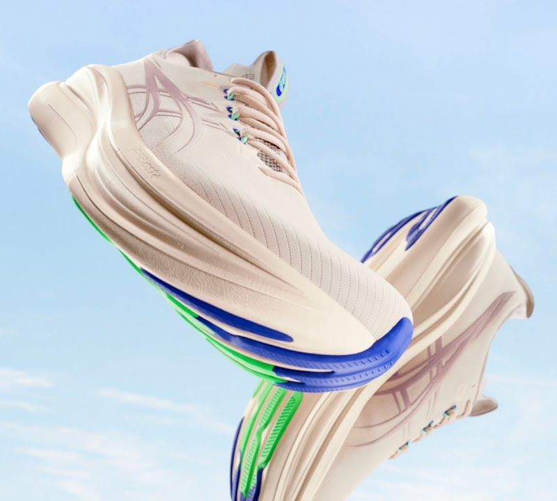 Moteriški bėgimo batai ASICS Gel-Nimbus 28 white/sun coral 8