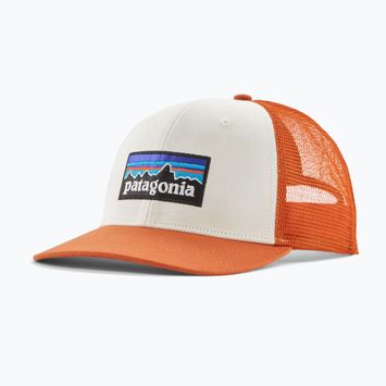 Patagonia P-6 Logo Trucker white w/redtail rust beisbolo kepuraitė