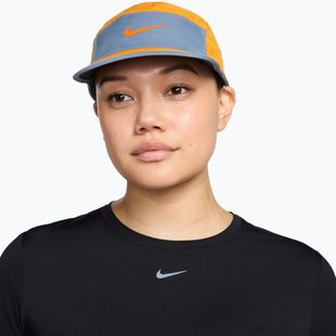 Kepurė su snapeliu Nike Dri-Fit Fly sundial/work blue/bright ceramic
