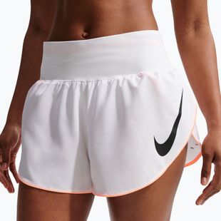 Moteriški bėgimo šortai Nike Tempo Swoosh Dri-Fit Mid-Rise Brief-Lined white/orange pulse/black