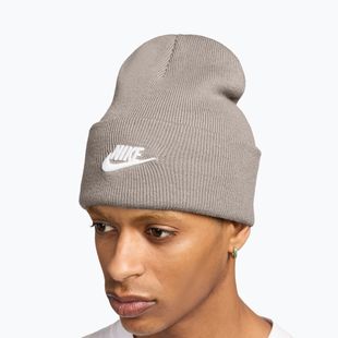 Žieminė kepurė Nike Peak Futura Beanie moon particle/white