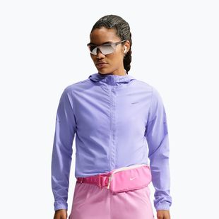 Moteriška bėgimo striukė Nike Swift Repel Packable purple pulse