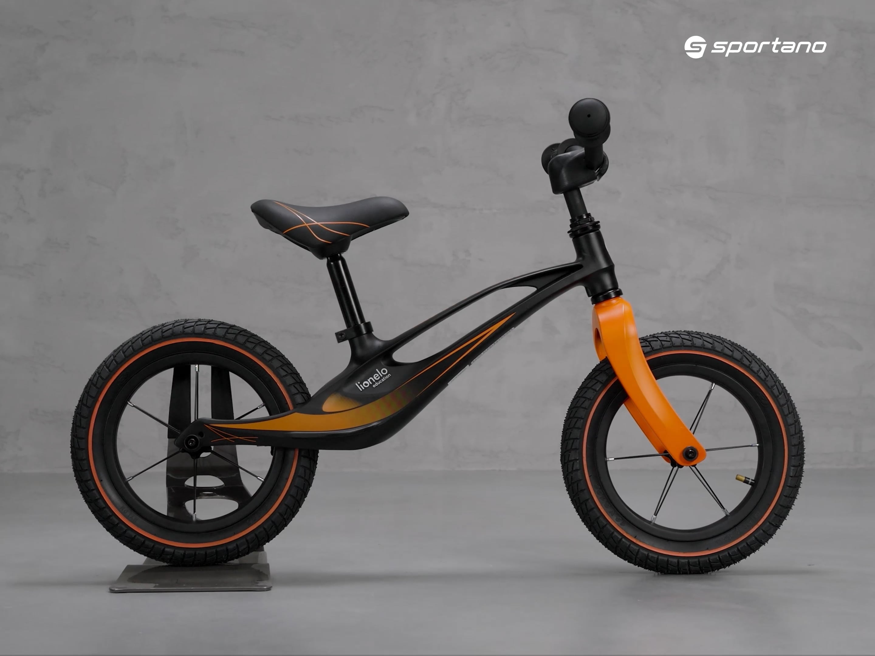 Lionelo Bart Air juodos ir oranžinės spalvos krosinis dviratis LOE-BART AIR