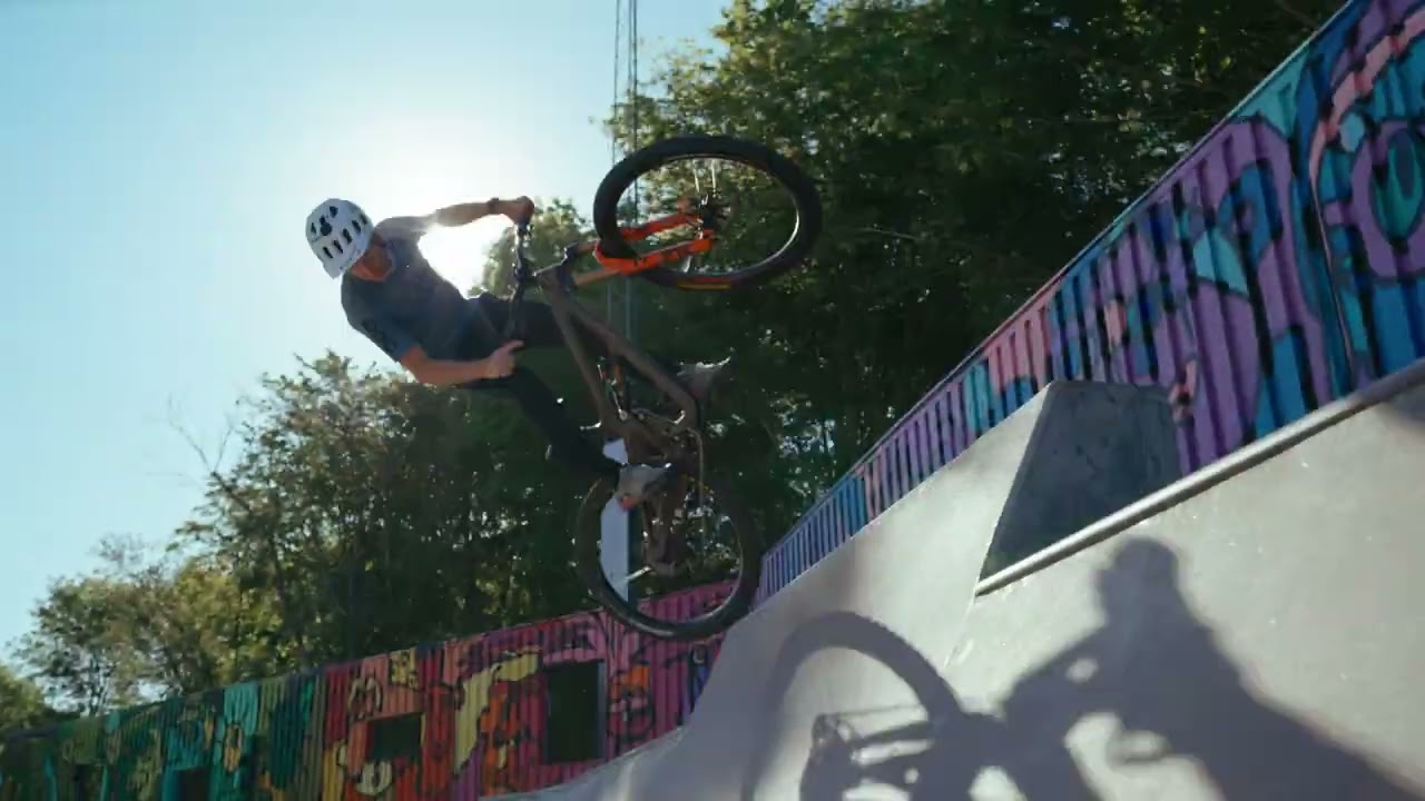 Ant vilkimo kablio tvirtinamas dviračių laikiklis Thule EasyFold 3 2Bike black